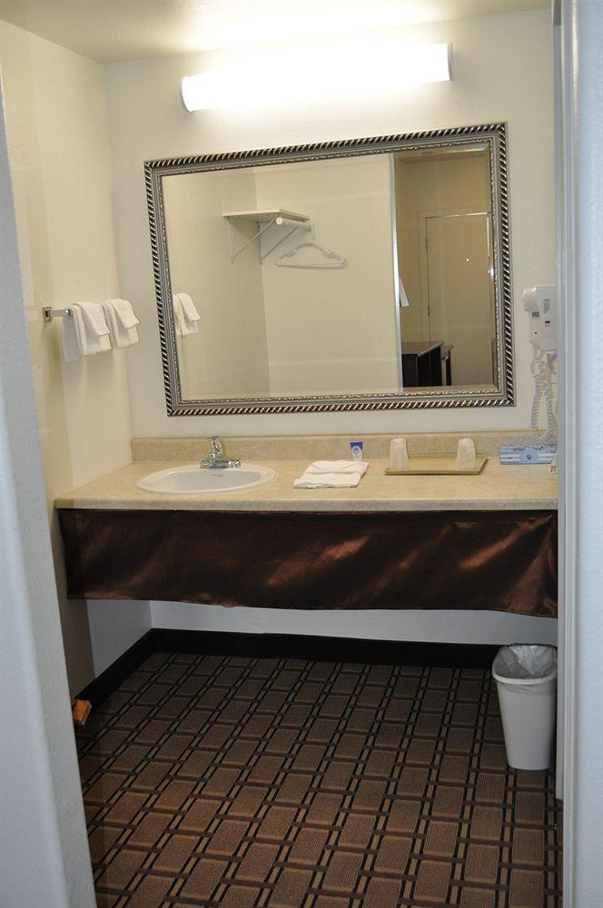 America Inn & Suites Ridgecrest Ngoại thất bức ảnh