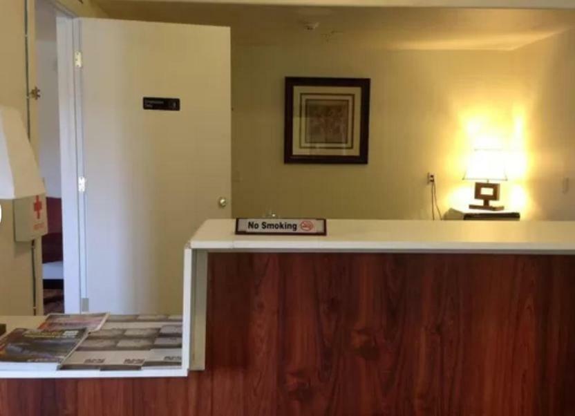 America Inn & Suites Ridgecrest Ngoại thất bức ảnh